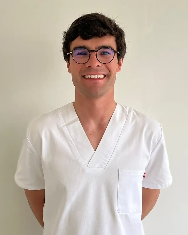 Miguel, fisioterapeuta y director de la clínica